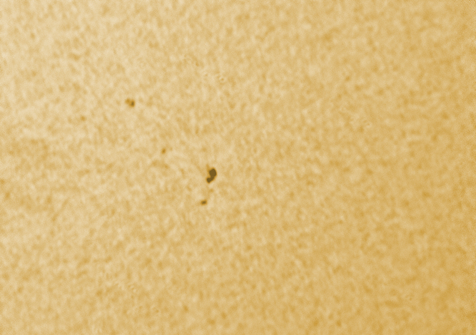 Sonnenflecken_Nahaufnahme_20180506_eingefärbt.jpg
